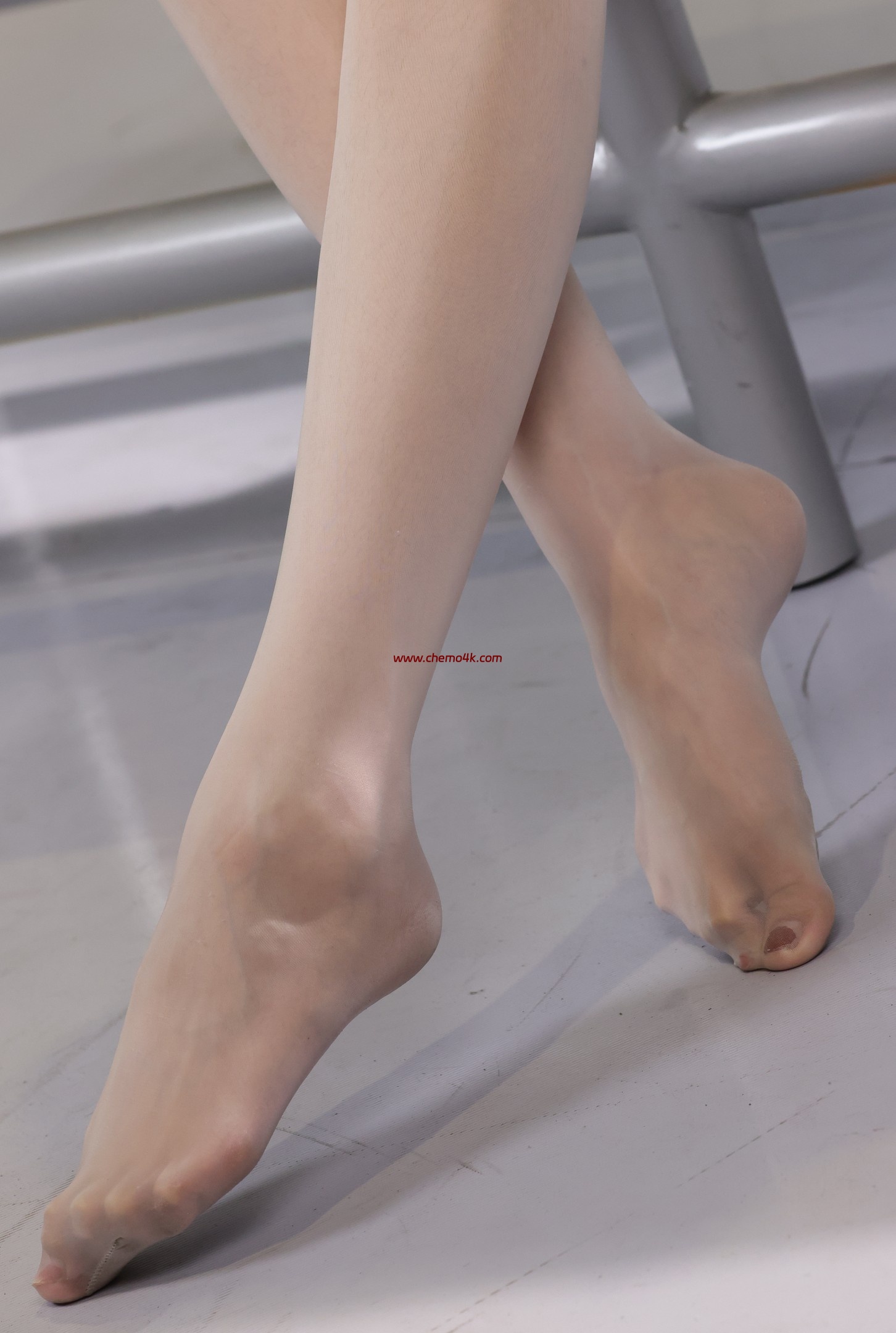 孟程程上海BiliBili World二次元漫展现场拍摄花絮照片,性感超短裙、肉丝美腿、光脚特写,放大可看清肌肤纹理,高清8K分辨率原图无修生图下载 孟程程上海BiliBili World二次元漫展现场拍摄花絮照片,性感超短裙、肉丝美腿、光脚特写,放大可看清肌肤纹理,高清8K分辨率原图无修生图下载