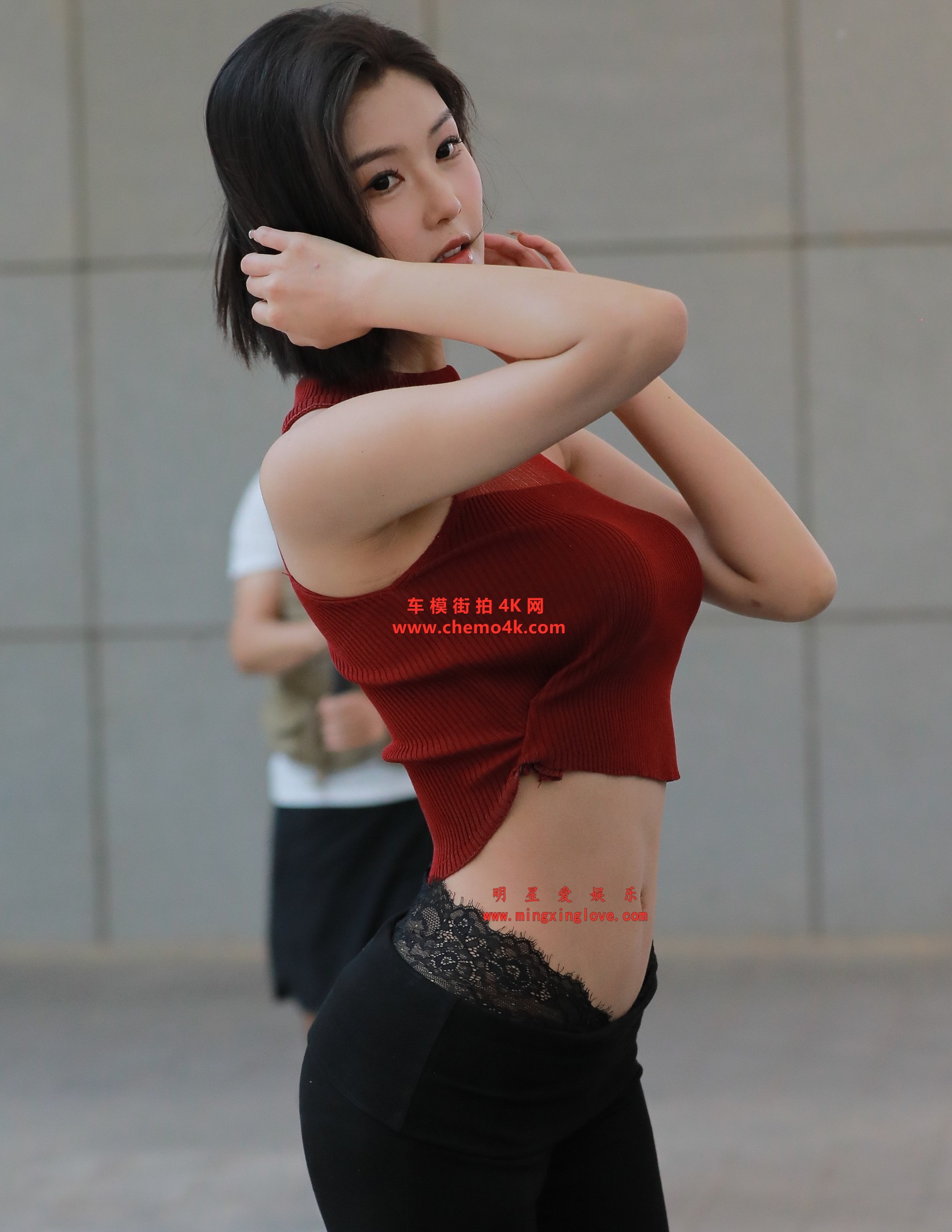 百万粉丝网红车模程儿街拍花絮照片,性感爆乳、紧身裤光脚高跟,高清4K分辨率原图无修生图下载 百万粉丝网红车模程儿街拍花絮照片,性感爆乳、紧身裤光脚高跟,高清4K分辨率原图无修生图下载