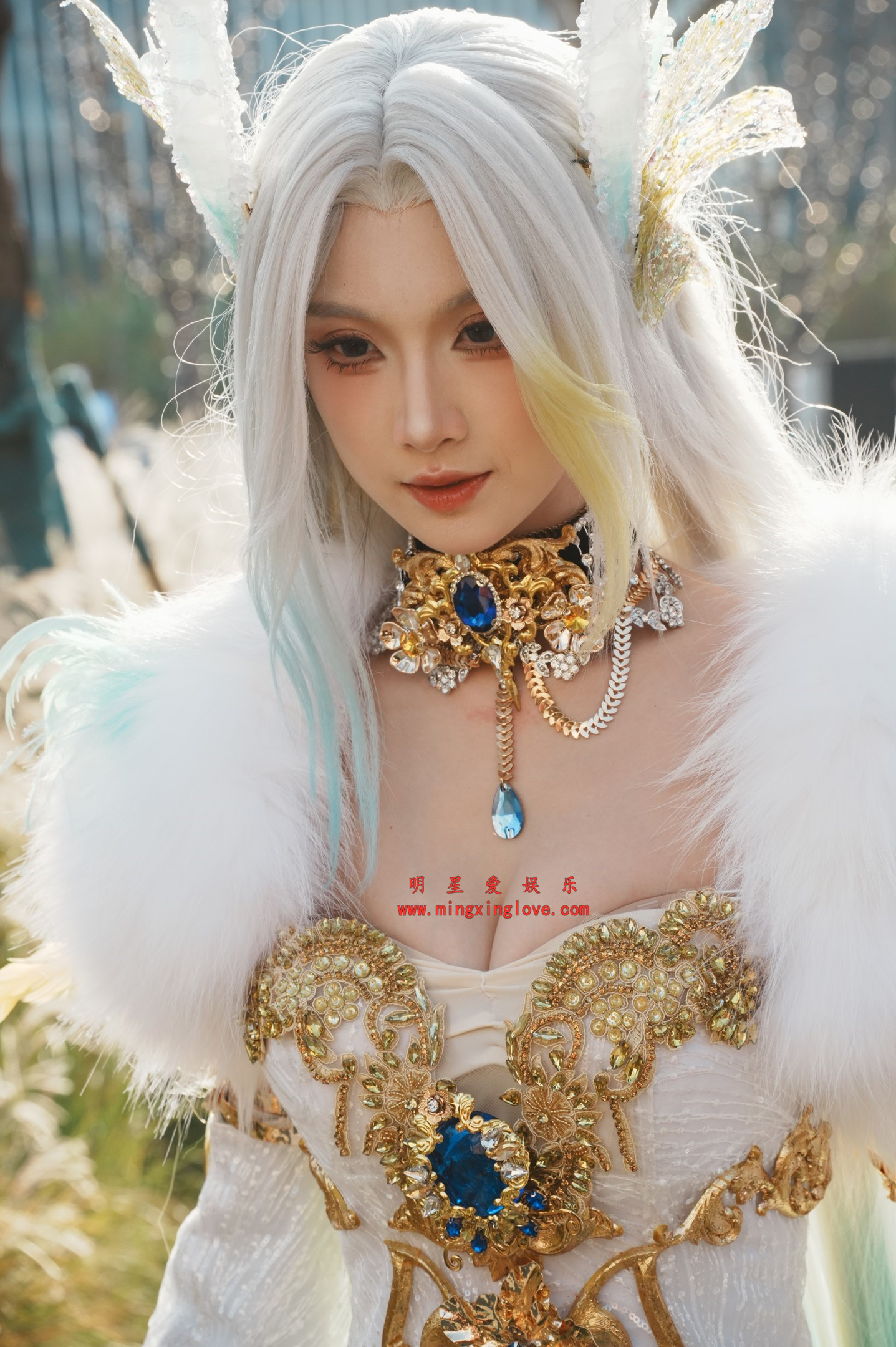 百万粉丝网红琳园长漫展活动外拍写真花絮照片，性感爆乳露胸cosplay造型，放大可看清肌肤纹理，高清4K分辨率原图无修生图下载