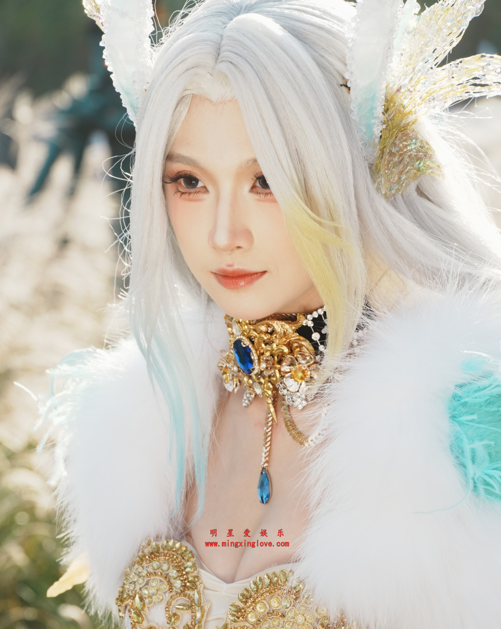 百万粉丝网红琳园长漫展活动外拍写真花絮照片，性感爆乳露胸cosplay造型，放大可看清肌肤纹理，高清4K分辨率原图无修生图下载