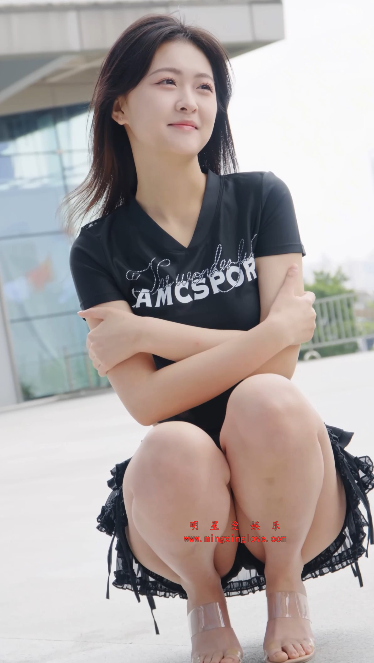 车模任绵绵车展外拍花絮视频,性感超短裙美腿、光脚高跟,高清4K60fps分辨率原视频下载 车模任绵绵车展外拍花絮视频,性感超短裙美腿、光脚高跟,高清4K60fps分辨率原视频下载