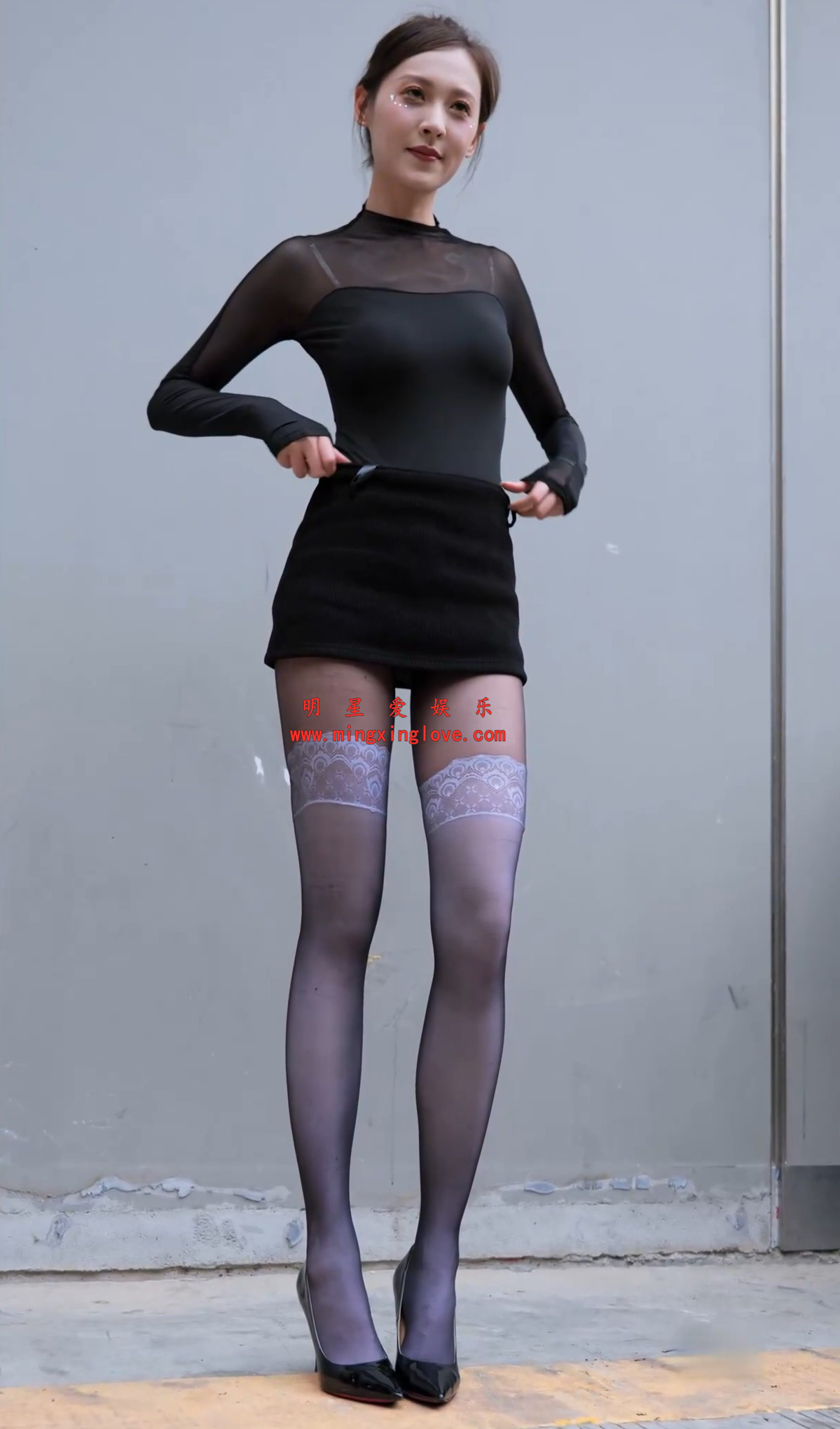 小龙鼠深圳粵港澳大湾区车展外拍花絮视频,性感短裙、美腿黑丝,高清4K60fps分辨率原视频下载 小龙鼠深圳粵港澳大湾区车展外拍花絮视频,性感短裙、美腿黑丝,高清4K60fps分辨率原视频下载