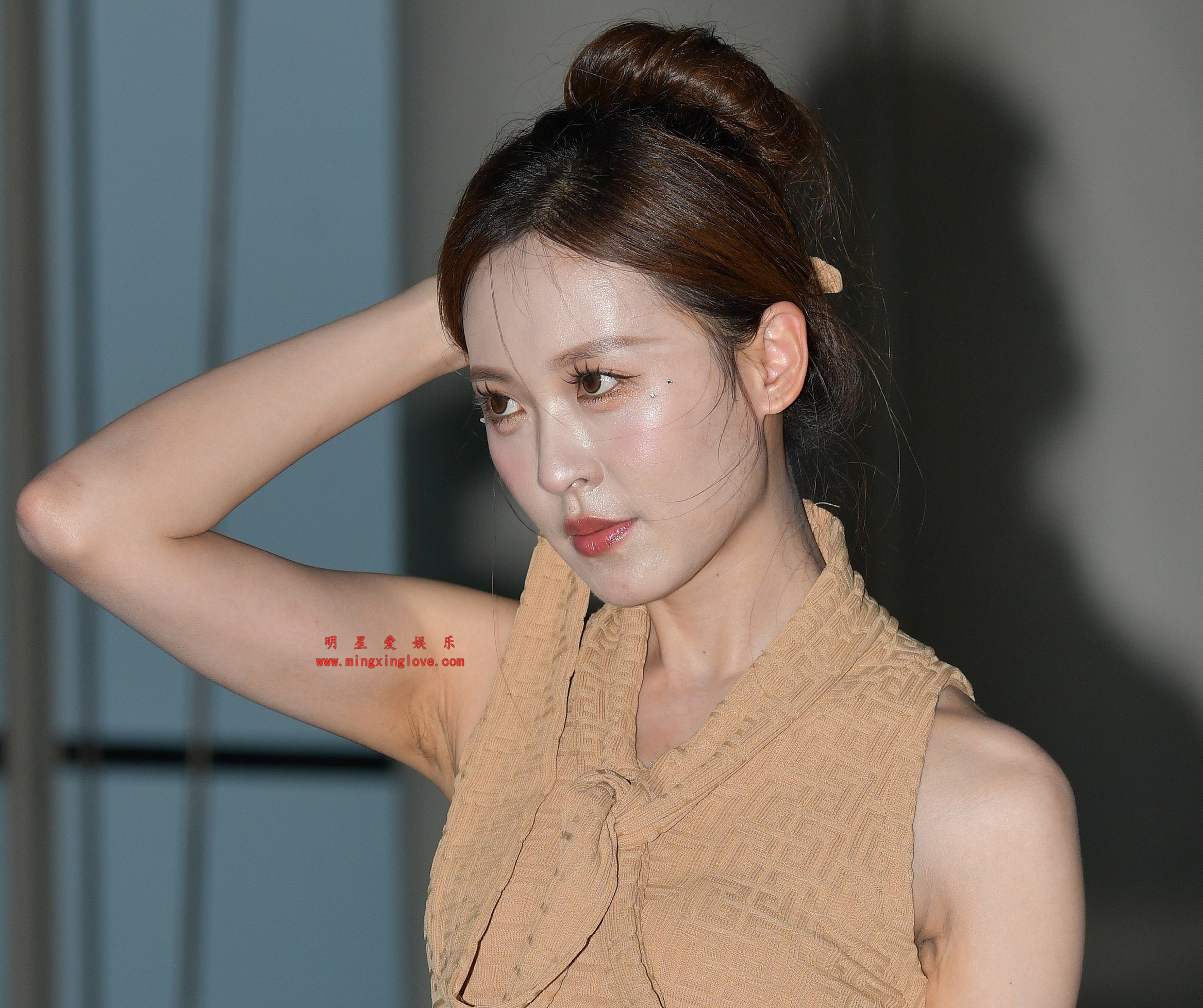 百万粉丝小龙鼠街拍花絮照片,性感短裙、黑丝美腿,放大可看清肌肤纹理,高清8K分辨率原图无修生图下载 百万粉丝小龙鼠街拍花絮照片,性感短裙、黑丝美腿,放大可看清肌肤纹理,高清8K分辨率原图无修生图下载