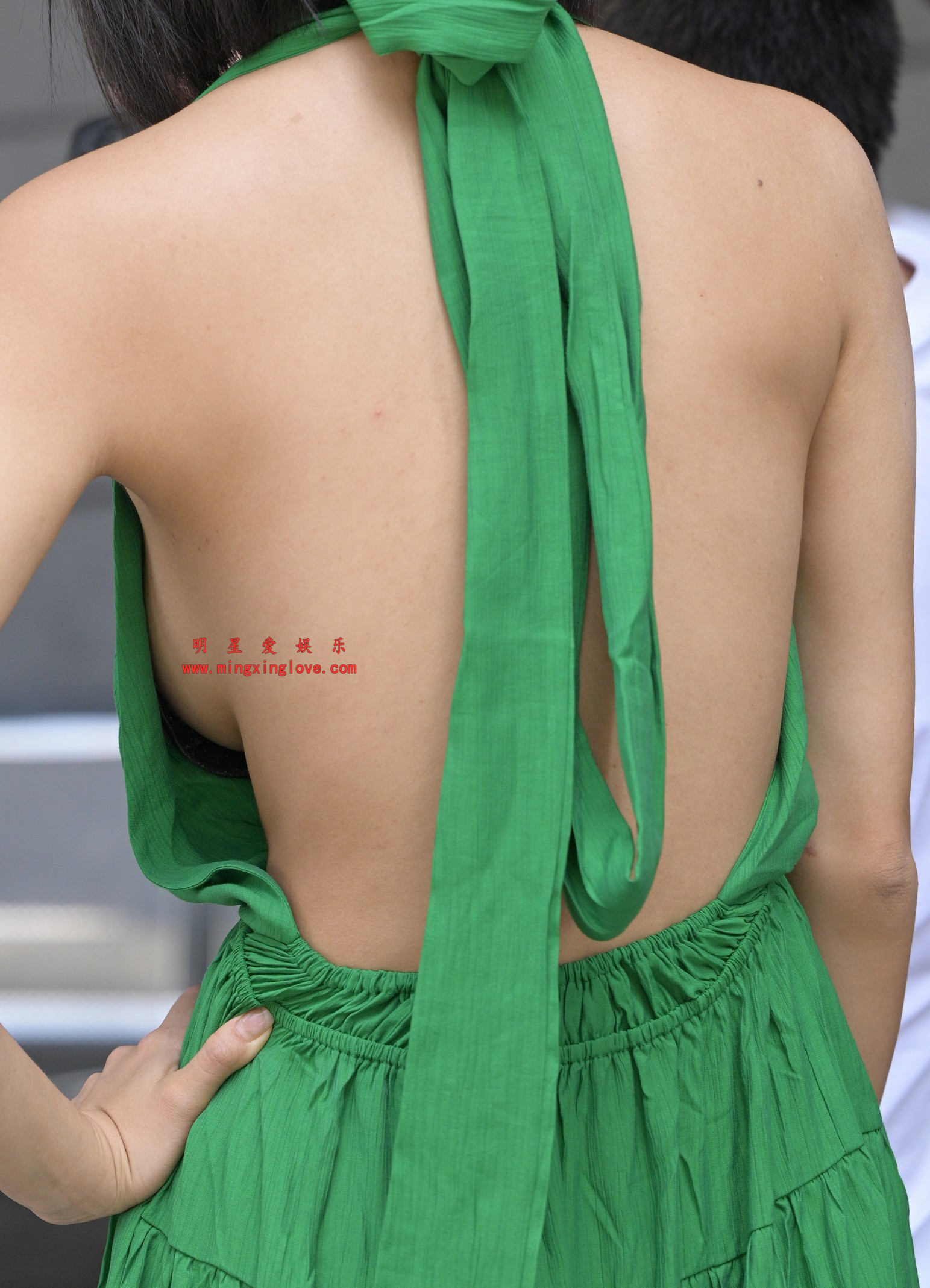 百万粉丝网红车模程儿车展外拍花絮照片,大尺度爆乳露背露胸、美腿光脚开叉裙,放大可看清肌肤纹理,高清8K分辨率原图无修生图下载 百万粉丝网红车模程儿车展外拍花絮照片,大尺度爆乳露背露胸、美腿光脚开叉裙,放大可看清肌肤纹理,高清8K分辨率原图无修生图下载