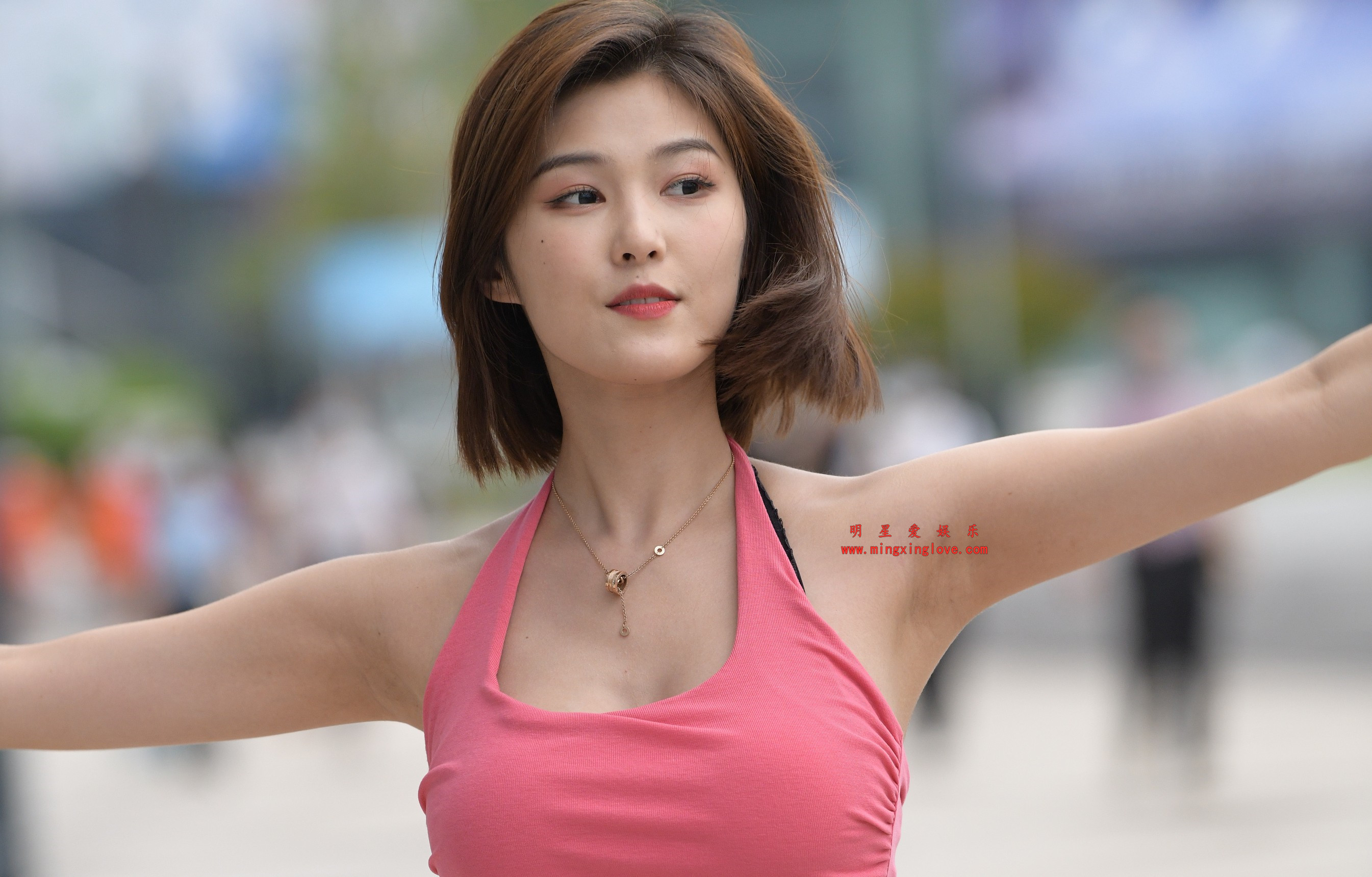 百万粉丝网红车模程儿街拍花絮照片,大尺度爆乳露背、短裙美腿,放大可看清肌肤纹理,高清8K分辨率原图无修生图下载 百万粉丝网红车模程儿街拍花絮照片,大尺度爆乳露背、短裙美腿,放大可看清肌肤纹理,高清8K分辨率原图无修生图下载