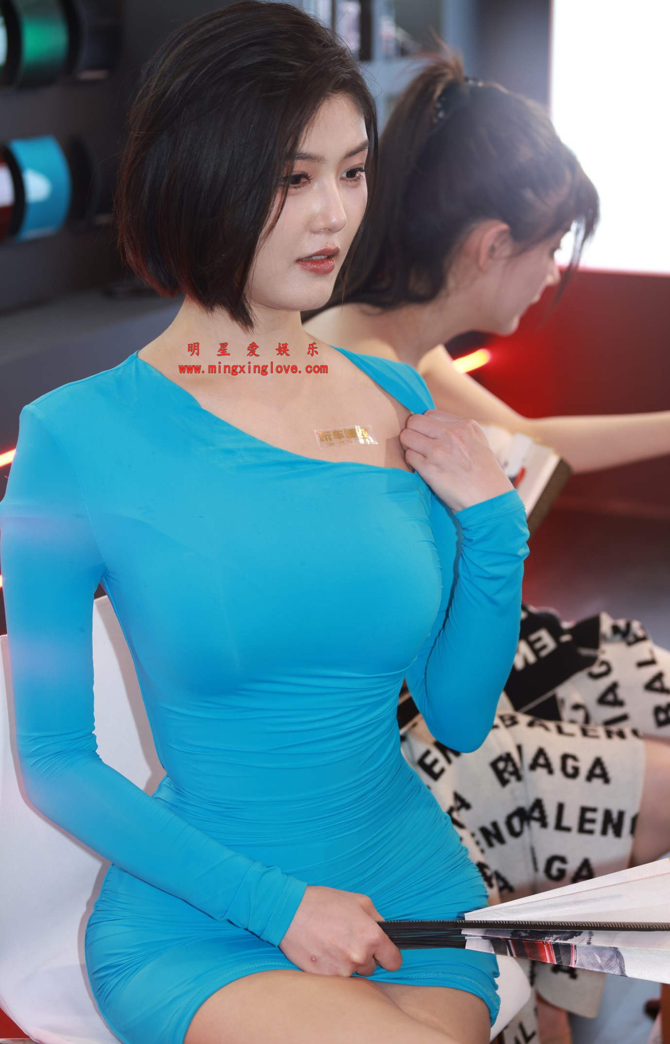 百万粉丝网红车模程儿车展花絮照片,性感超短裙、美腿特写,放大可看清肌肤纹理,高清8K分辨率原图无修生图下载 百万粉丝网红车模程儿车展花絮照片,性感超短裙、美腿特写,放大可看清肌肤纹理,高清8K分辨率原图无修生图下载