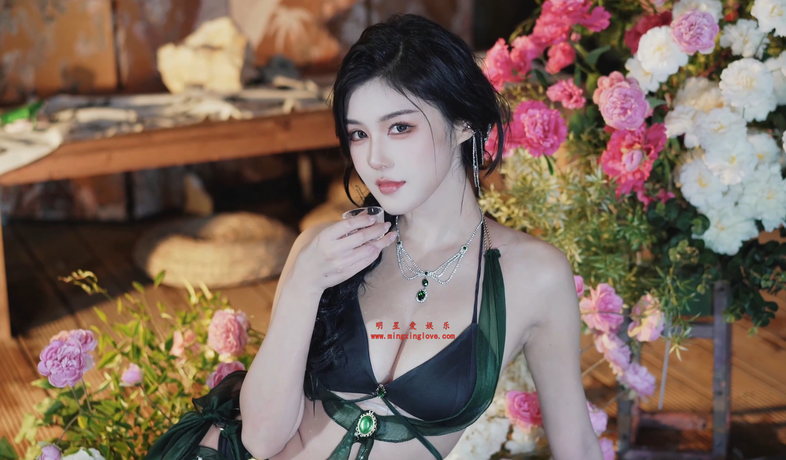 百万粉丝网红车模程儿温泉泳池cosplay永劫无间花絮视频,大尺度爆乳露胸美腿泳装,高清4K60fps分辨率原视频下载 百万粉丝网红车模程儿温泉泳池cosplay永劫无间花絮视频,大尺度爆乳露胸美腿泳装,高清4K60fps分辨率原视频下载