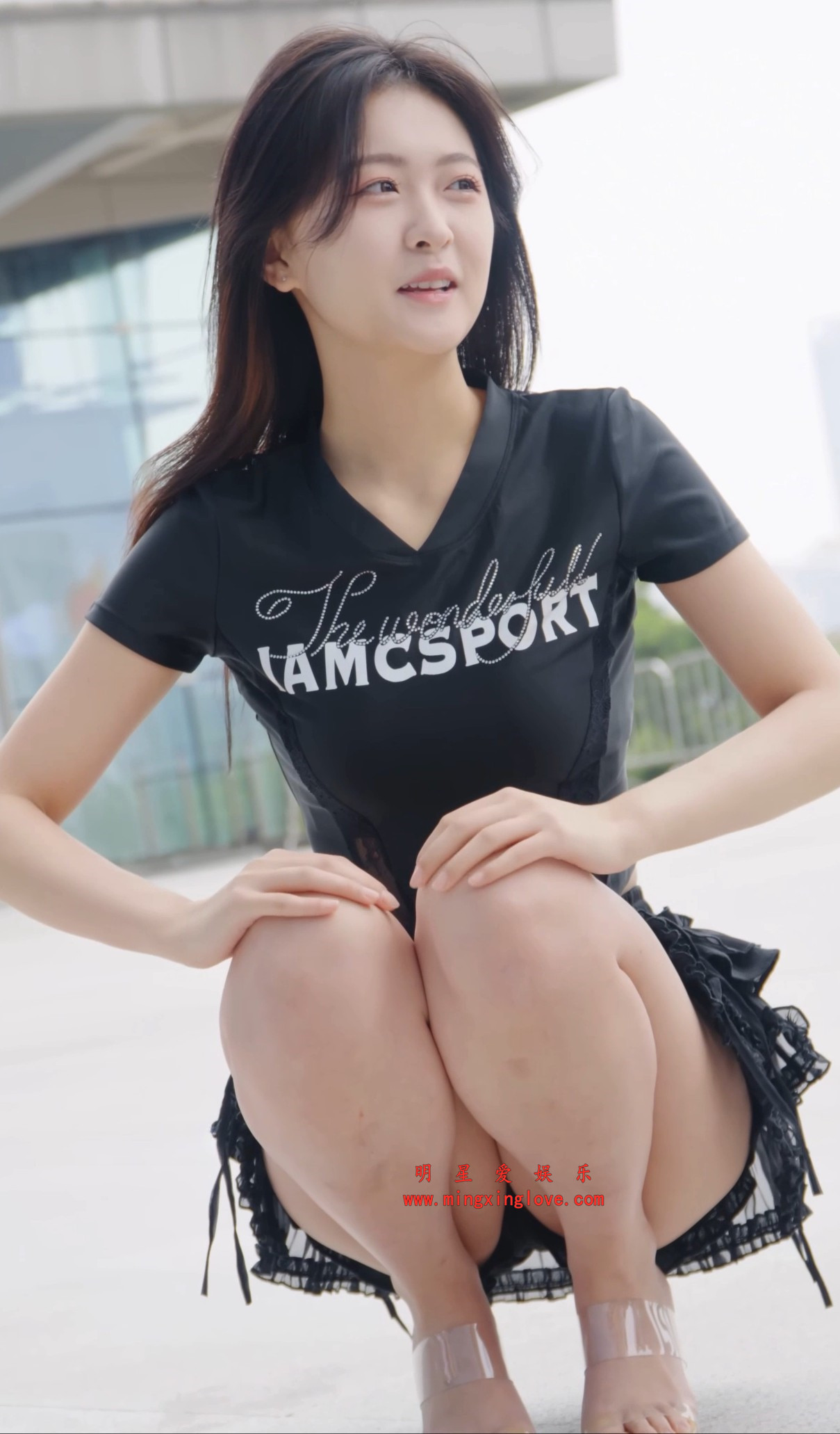 车模任绵绵车展外拍花絮视频,性感超短裙美腿、光脚高跟,高清4K60fps分辨率原视频下载 车模任绵绵车展外拍花絮视频,性感超短裙美腿、光脚高跟,高清4K60fps分辨率原视频下载