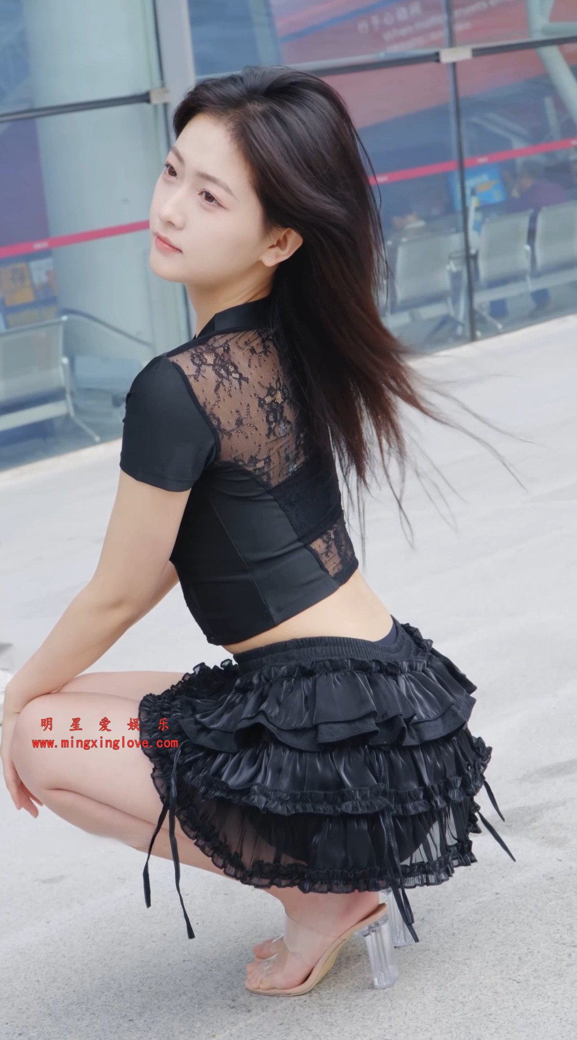 车模任绵绵车展外拍花絮视频,性感超短裙美腿、光脚高跟,高清4K60fps分辨率原视频下载 车模任绵绵车展外拍花絮视频,性感超短裙美腿、光脚高跟,高清4K60fps分辨率原视频下载