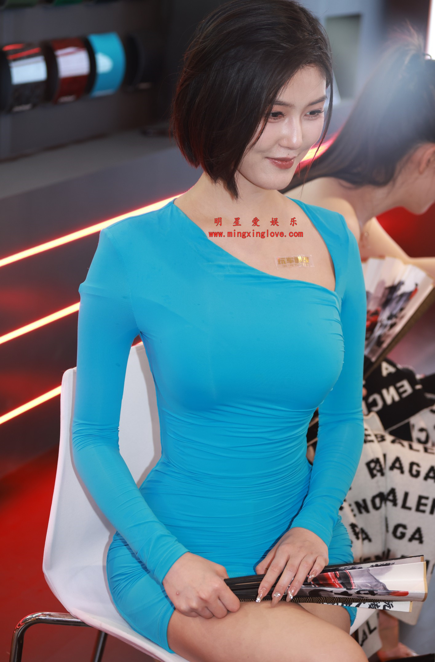 百万粉丝网红车模程儿车展花絮照片,性感超短裙、美腿特写,放大可看清肌肤纹理,高清8K分辨率原图无修生图下载 百万粉丝网红车模程儿车展花絮照片,性感超短裙、美腿特写,放大可看清肌肤纹理,高清8K分辨率原图无修生图下载