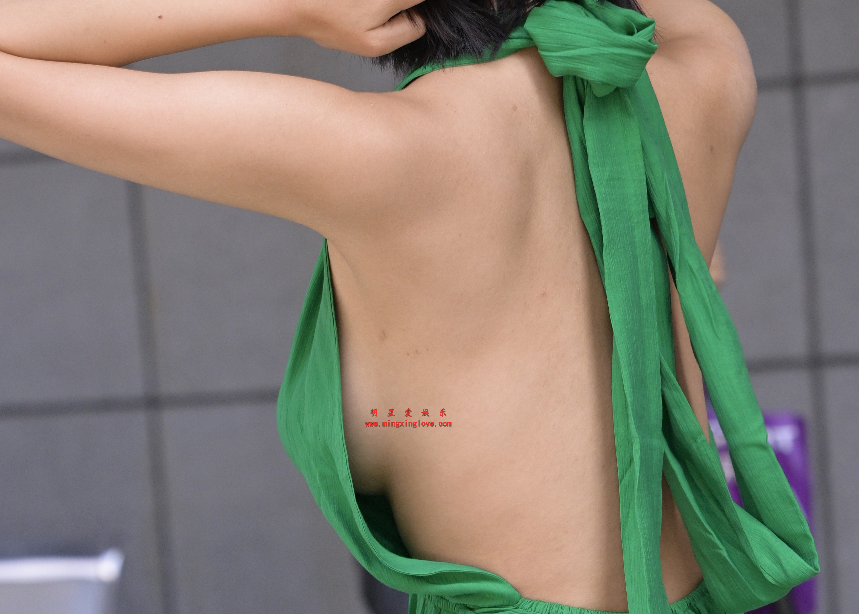 百万粉丝网红车模程儿车展外拍花絮照片,大尺度爆乳露背露胸、美腿光脚开叉裙,放大可看清肌肤纹理,高清8K分辨率原图无修生图下载 百万粉丝网红车模程儿车展外拍花絮照片,大尺度爆乳露背露胸、美腿光脚开叉裙,放大可看清肌肤纹理,高清8K分辨率原图无修生图下载