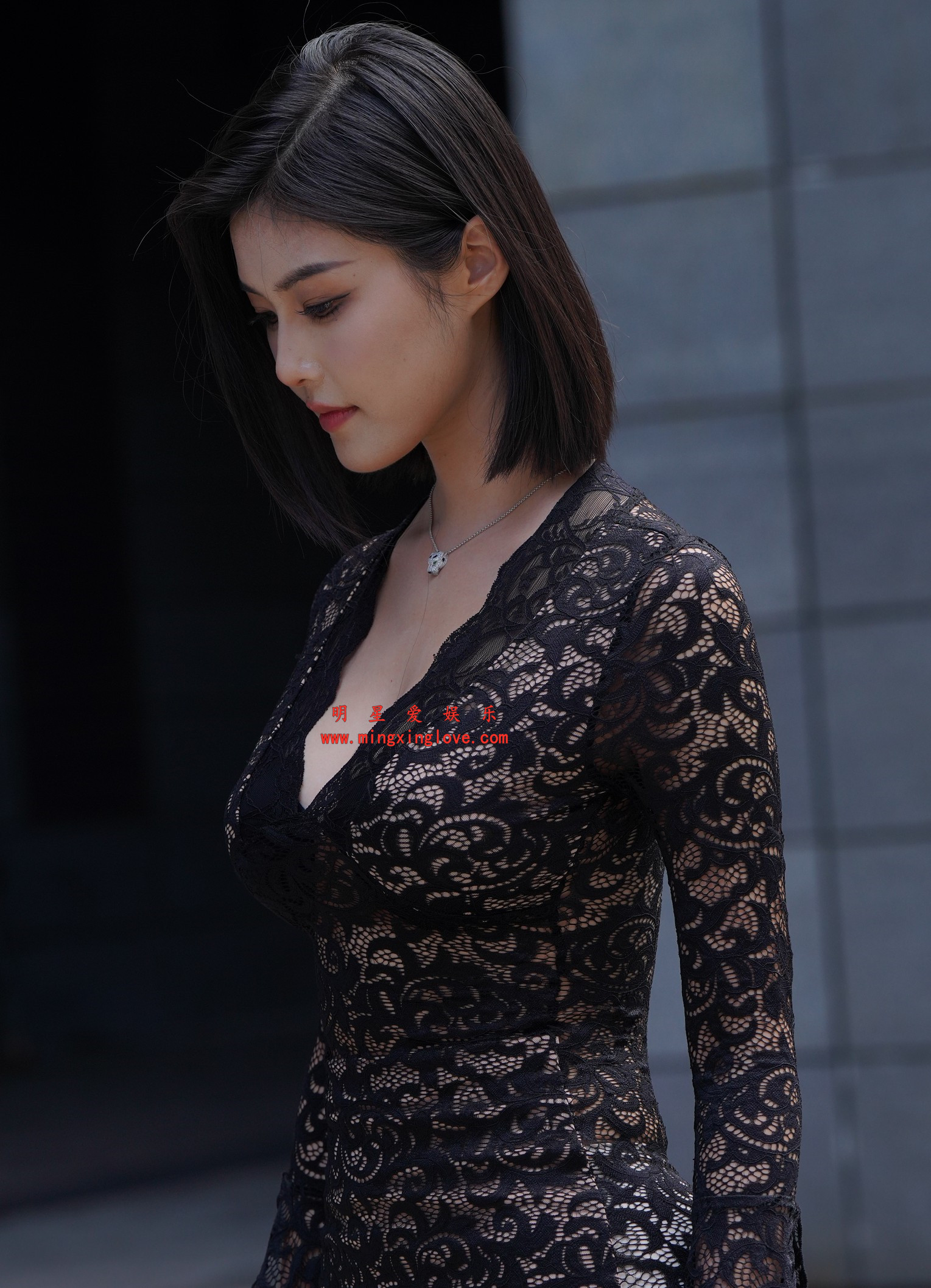 百万粉丝网红车模程儿街拍花絮照片,性感透视爆乳紧身、光脚特写,放大可看清肌肤纹理,高清8K分辨率原图无修生图下载 百万粉丝网红车模程儿街拍花絮照片,性感透视爆乳紧身、光脚特写,放大可看清肌肤纹理,高清8K分辨率原图无修生图下载