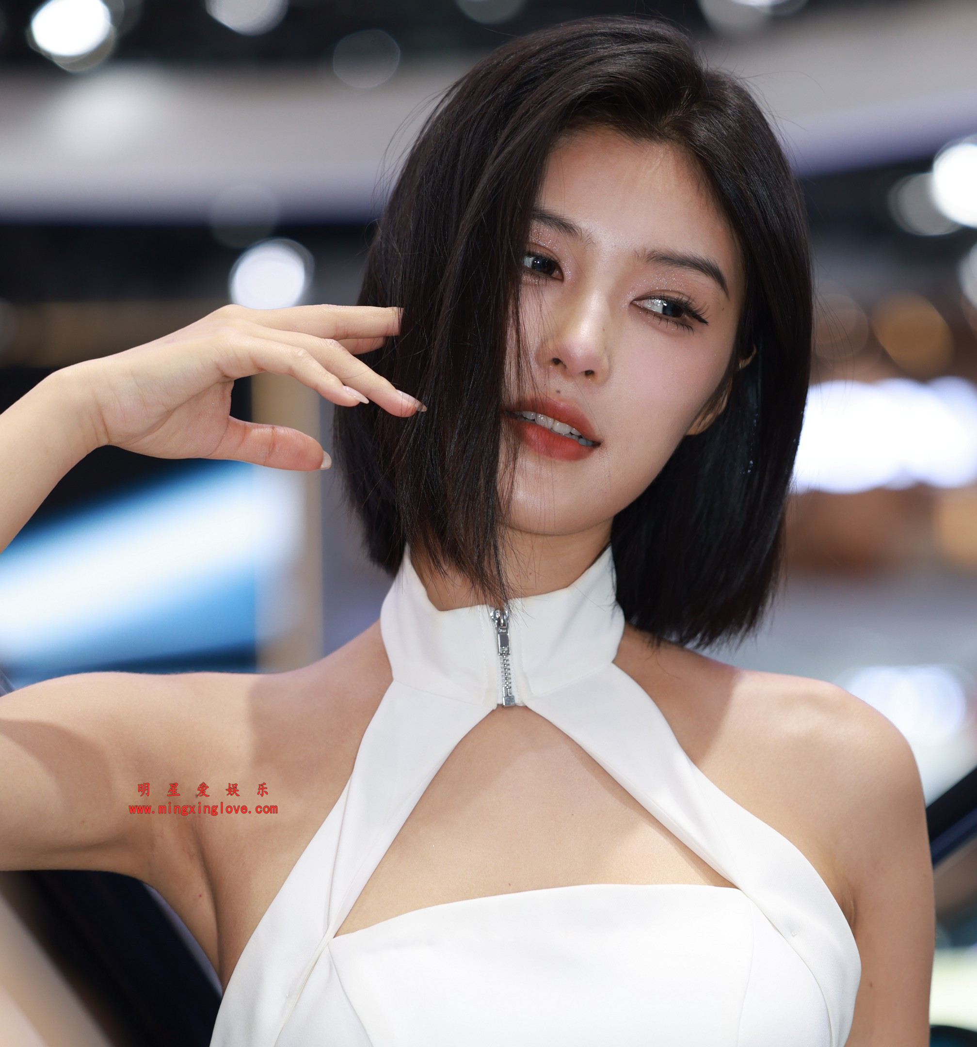 百万粉丝网红车模程儿广州国际车展展台+走秀花絮照片,性感露背短裙美腿、爆乳露胸,放大可看清肌肤纹理,高清8K分辨率原图无修生图下载 百万粉丝网红车模程儿广州国际车展展台+走秀花絮照片,性感露背短裙美腿、爆乳露胸,放大可看清肌肤纹理,高清8K分辨率原图无修生图下载