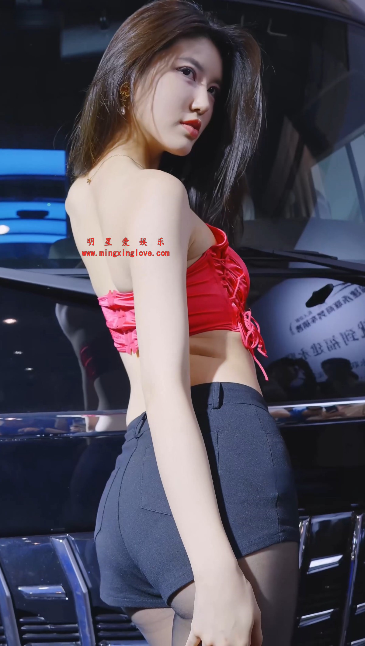 小乌苏Tina车展拍摄花絮视频,大尺度肚兜裹胸、黑丝美腿光脚,高清4K60fps分辨率原视频下载 小乌苏Tina车展拍摄花絮视频,大尺度肚兜裹胸、黑丝美腿光脚,高清4K60fps分辨率原视频下载